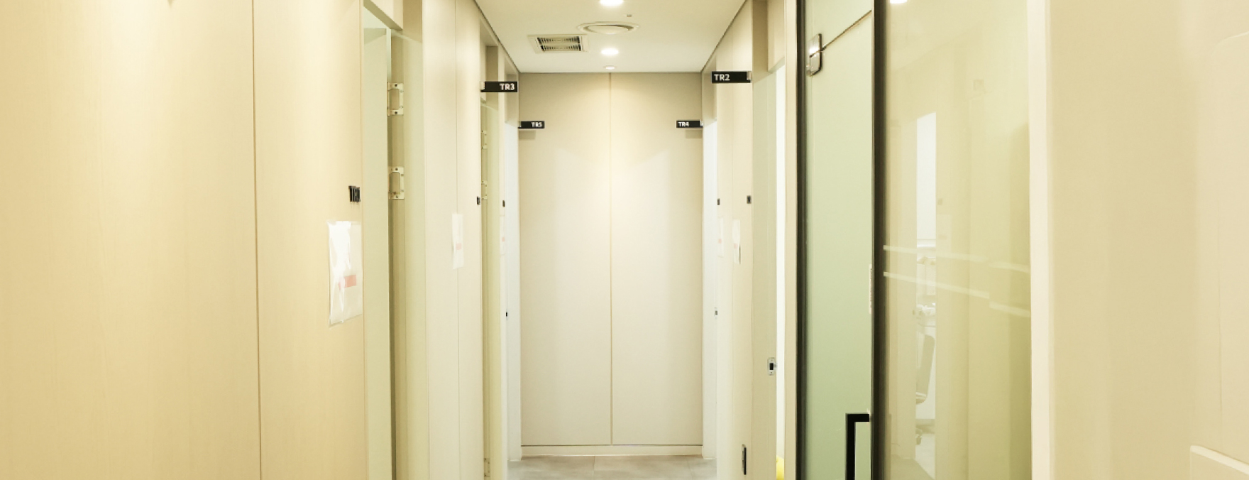 리엔장 홍대점 내부 공간 5